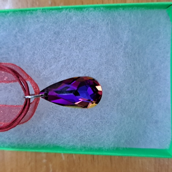 Sunburst Apple Crystal Marquise Necklace - Picture 3 of 6